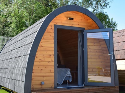 Pod Hôtelier "Cocoon" : the comfort of a hotel room in an unusual accommodation 100% nature
