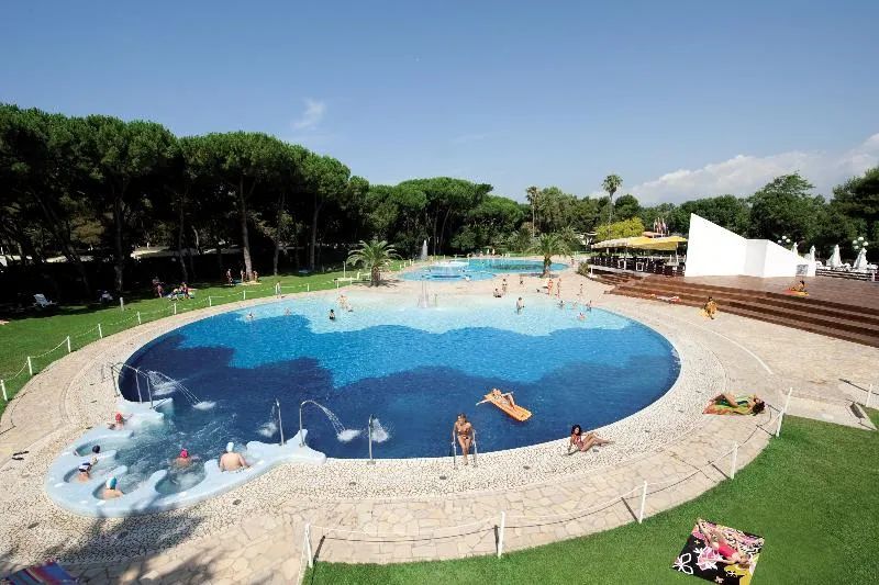 Baia Domizia Villaggio Camping