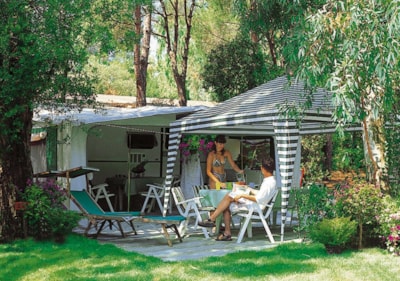 Pitch: car + tent or caravan — 2