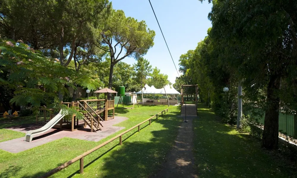 Baia Domizia Villaggio Camping