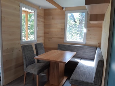 Insulated and heated chalet with wooden terrace and private garden — 2