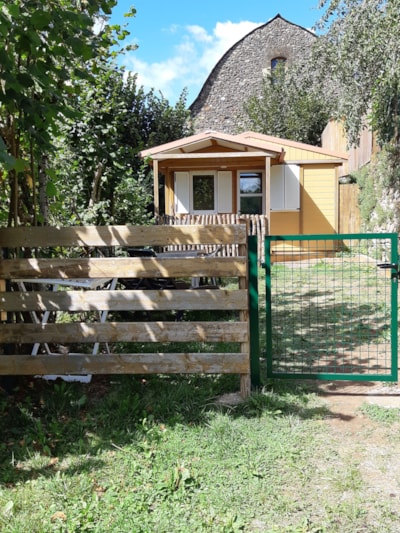 Insulated and heated chalet with wooden terrace and private garden — 7