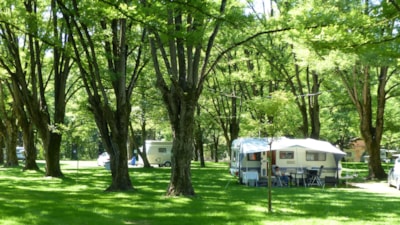 Forfait 2 pers + véhicule + tent/caravan or camping-car — 1