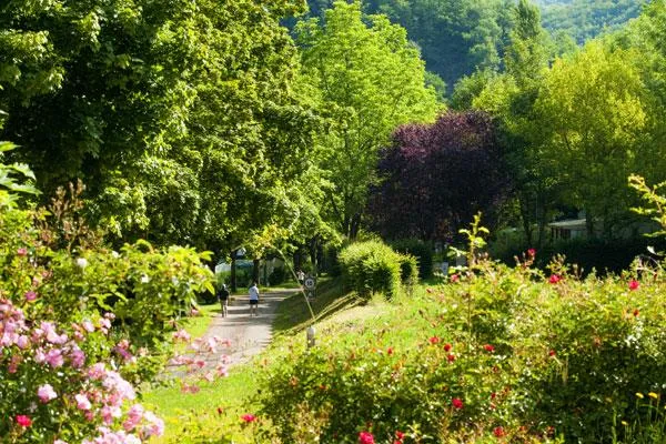 Ushuaïa Villages - Camping  Les Rives d'Olt et Aubrac