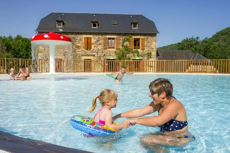 Ushuaïa Villages - Camping  Les Rives d'Olt et Aubrac