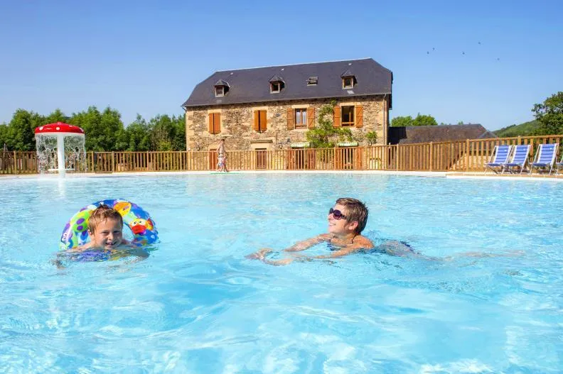 Ushuaïa Villages - Camping  Les Rives d'Olt et Aubrac