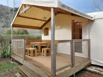 Mietunterkunft - Lodge Confort 2 Schlafzimmer S - Ushuaïa Villages - Camping  Les Rives d'Olt et Aubrac