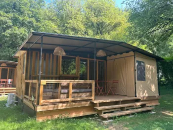 Mietunterkunft - Tiny Lodge 2 Schlafzimmer - Ushuaïa Villages - Camping  Les Rives d'Olt et Aubrac