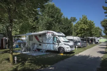 Stellplatz - Stellplatz Belvedere Flexi - Centro Vacanze Villaggio San Francesco