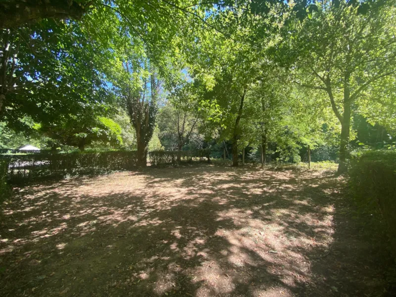 Emplacement Bord De Rivière
