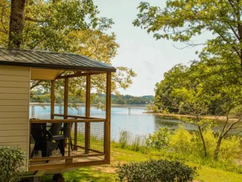 Mietunterkunft - Mobilheim Confort Bay - 2 Schlafzimmer – Seeblick - Camping Les Cantarelles