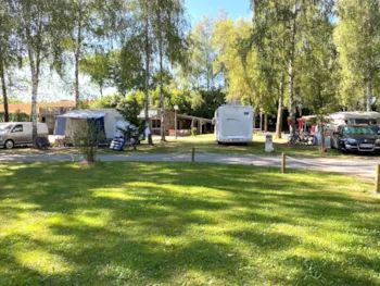 Stellplatz - Confort-Stellplatzpaket - Camping Les Cantarelles