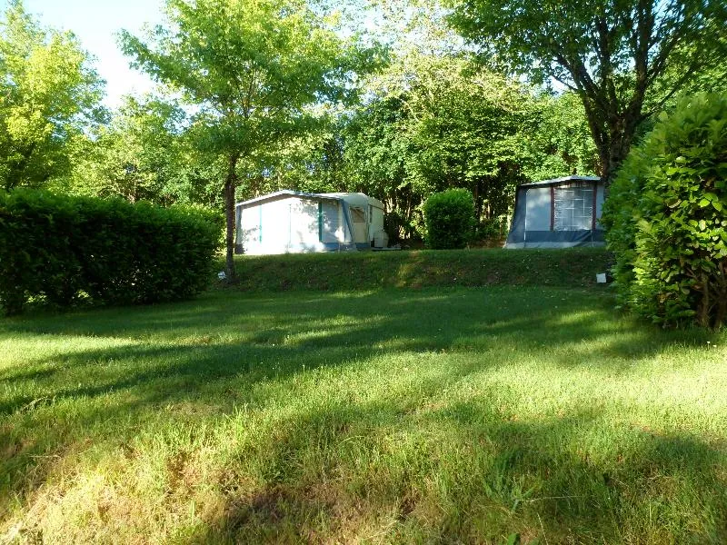 Emplacement - Emplacement + Voiture + Tente Ou Caravane + Électricité - Camping Le Saint Etienne