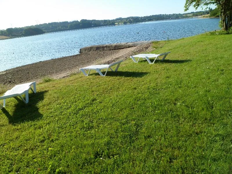 Emplacement + Voiture + Tente Ou Caravane + Électricité
