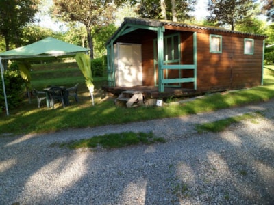 Wooden bungalow + WC 20 m²