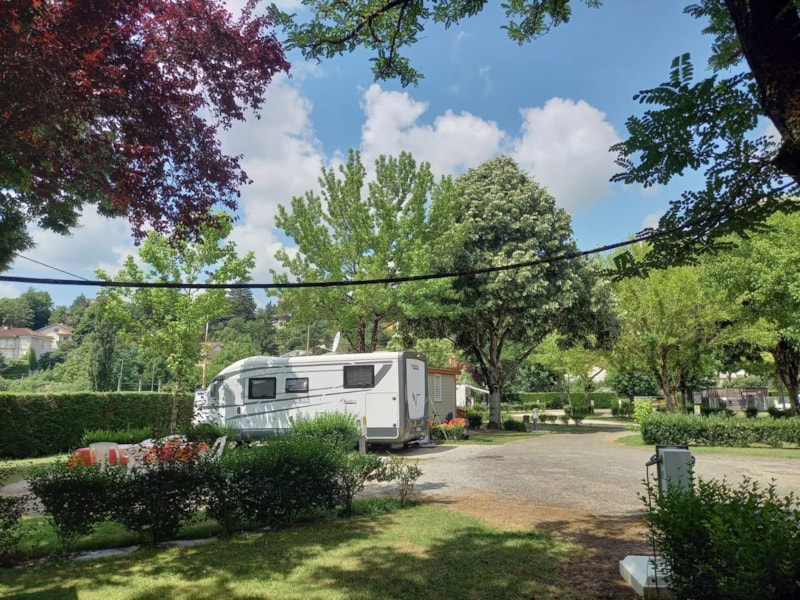 Forfait camping (standplaats, 2 personen, 1 voertuig)