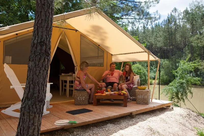 Tent Cotton Lodge Natuur 25m² / 2 slaapkamers - overdekt terras (zonder privé sanitair)