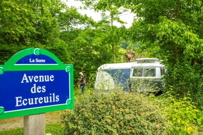 Forfait Nature : Emplacement + Voiture + Tente/Caravane Ou Camping-Car