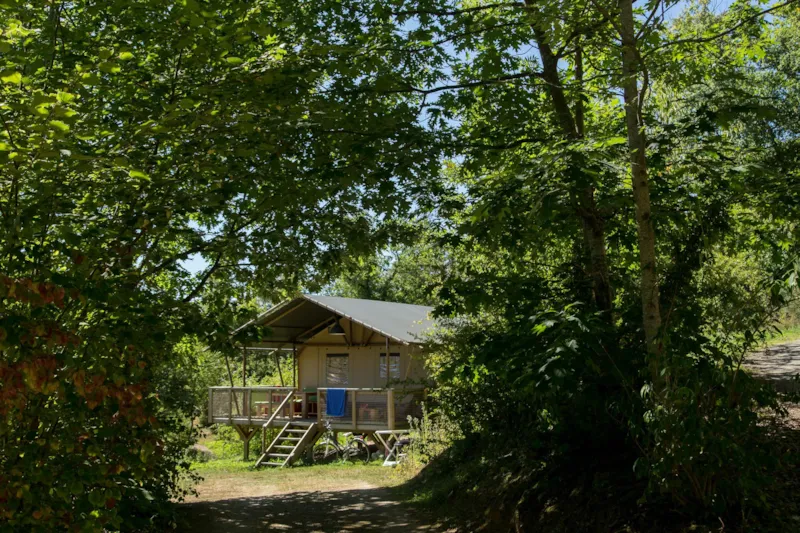 Tente Safari Woodlodge 59M² / 2 Chambres - Terrasse Couverte (Sanitaires Privatifs)