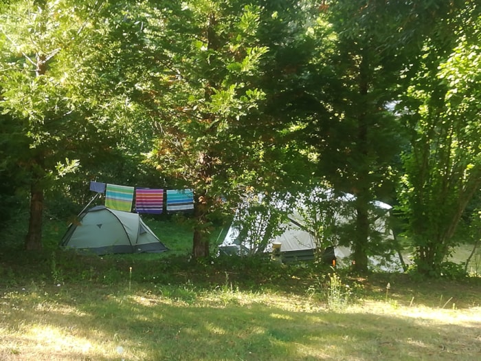 Forfait Nature : Emplacement + Voiture + Tente/Caravane Ou Camping-Car