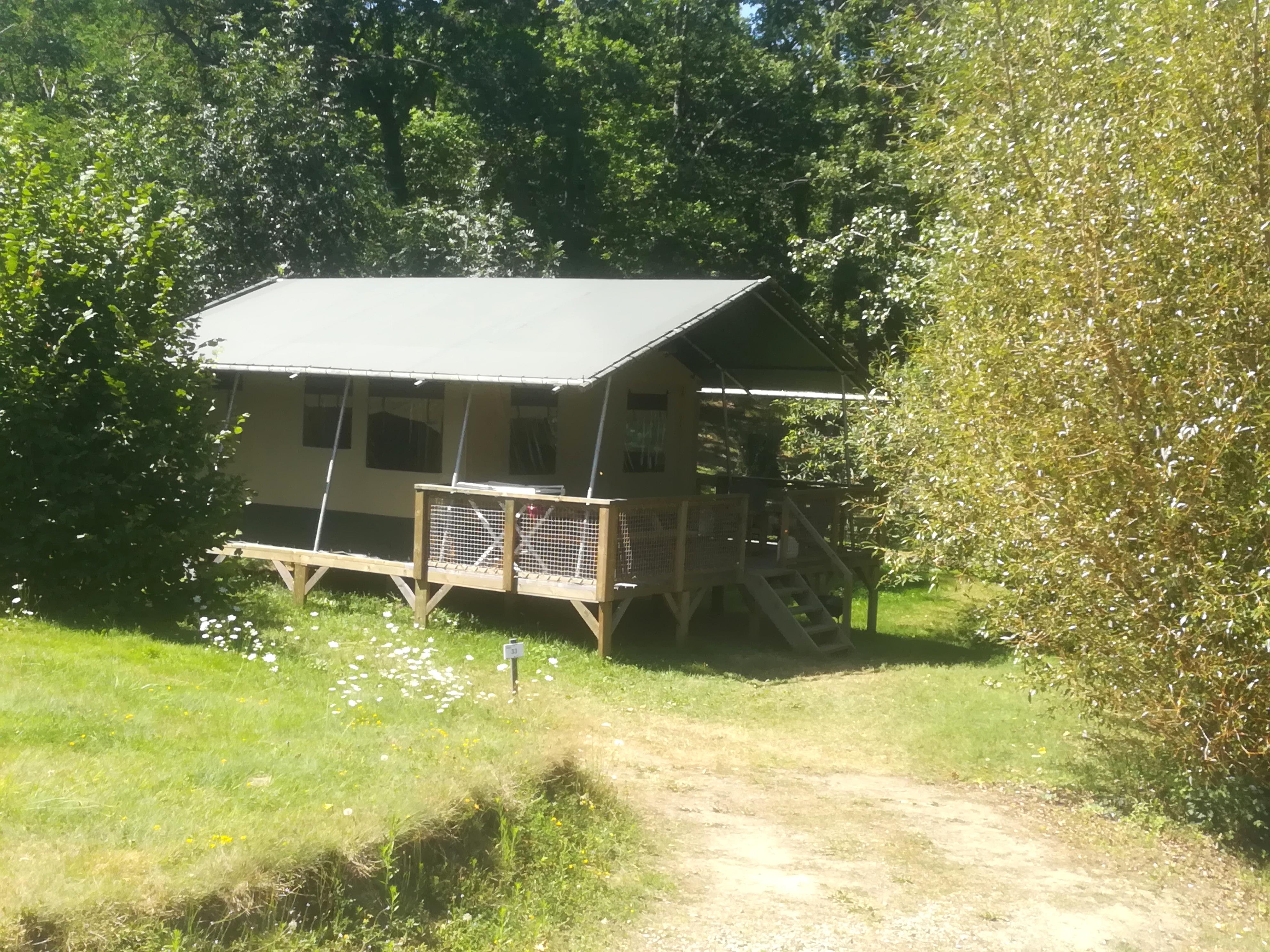 Location - Tente Safari Lodge Nature 42M²/ 2 Chambres - Terrasse Couverte (Sans Sanitaire Privatif) - Camping La Serre
