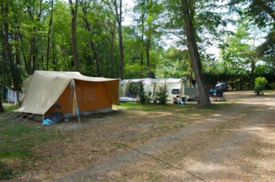 Camping pitch - — 2