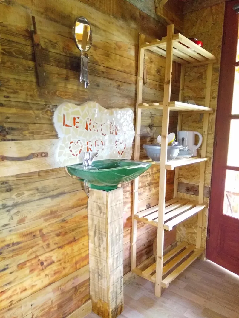 Hébergement Insolite Batteuse / Roulotte