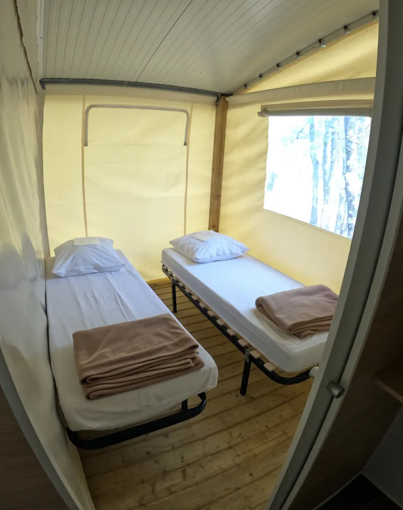 Mobil Home Toile Tithome Avec Sanitaire