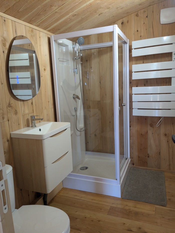 Cabane En Bois 4 Saisons Avec Jacuzzi