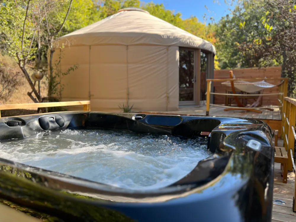 Location - Yourte 3 Pers Avec Jacuzzi - Camping Le Roc del Rey