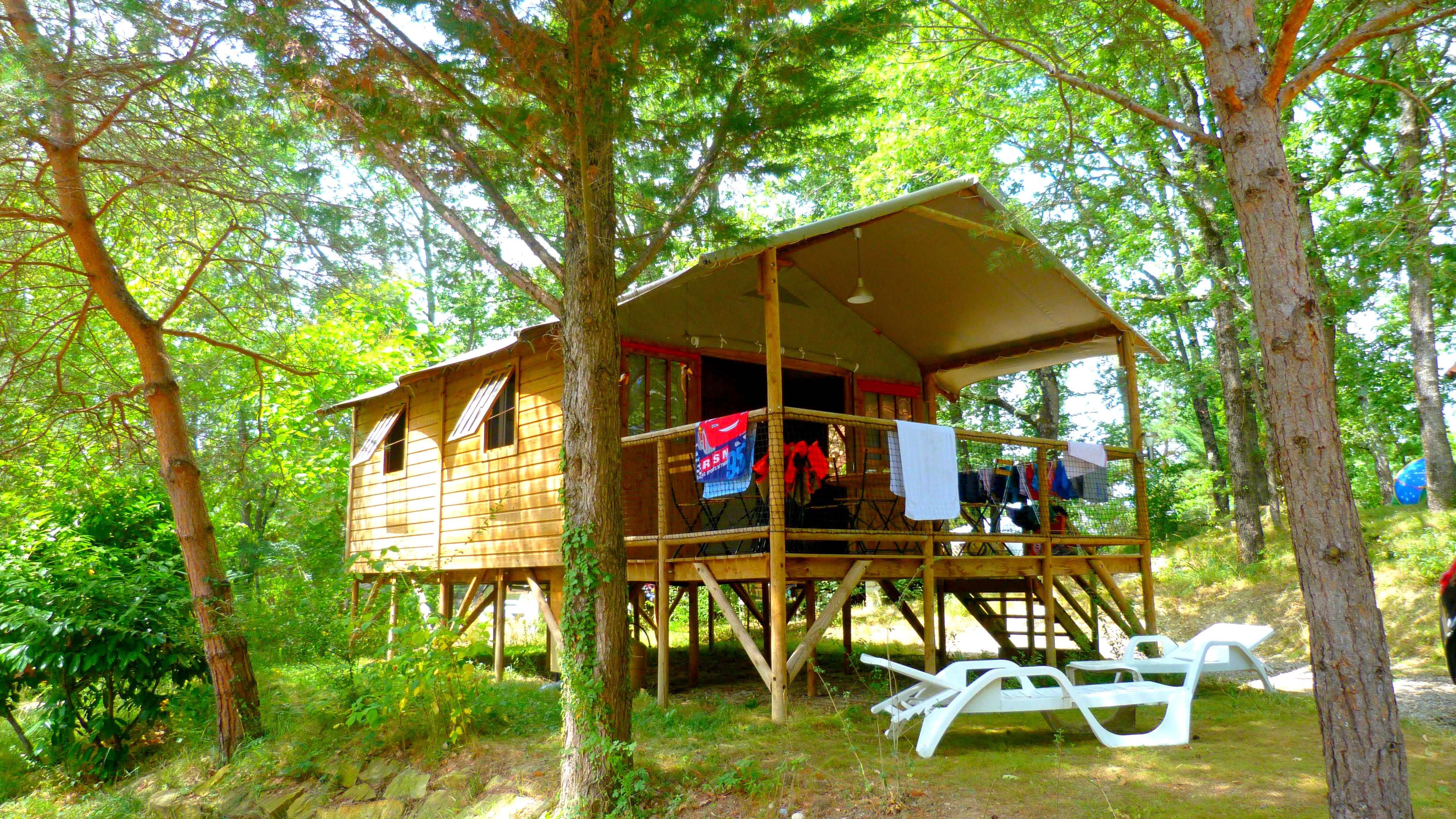 Location - Cabane Lodge "Erable" 25 M² 2 Chambres + Terrasse 12M² (Avec Sanitaires) - Camping LA PIBOLA