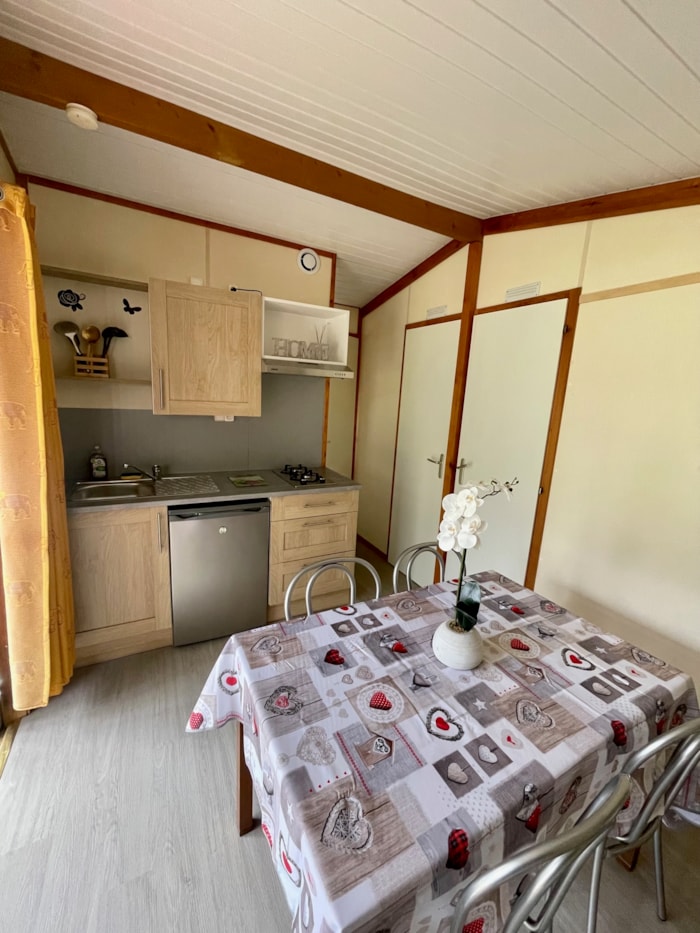 Chalet Peuplier Standard 26M² - 2 Chambres + Terrasse Couverte 10M² + Clim + Tv