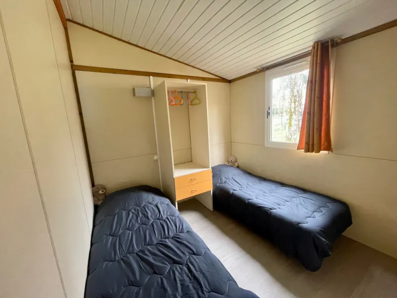 Chalet Peuplier Standard 26M² - 2 Chambres + Terrasse Couverte 10M² + Clim + Tv
