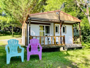 Mietunterkunft - Chalet Châtaignier Standard 23M² - 2 Schlafzimmer + Überdachte Terrasse 8M² - Flower Camping LA PIBOLA