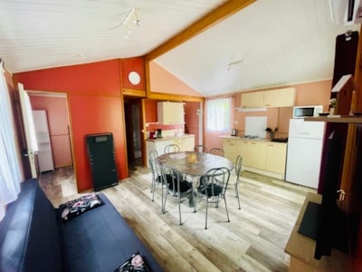 Premium Cèdre Chalet 35m² - 3 bedrooms + Semi-covered terrace 8m² + Air conditioning + TV