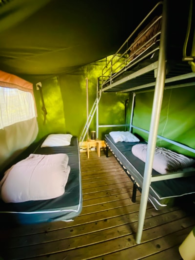 Acacia Standard Safari Tent 23m² (without sanitary facilities) - 2 bedrooms + 12m² sheltered terrace