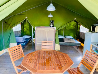 Acacia Standard Safari Tent 23m² (without sanitary facilities) - 2 bedrooms + 12m² sheltered terrace