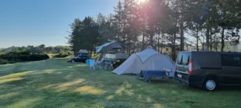 Stellplatz - Stellplatz Ohne Strom - Hvalpsund Familie Camping