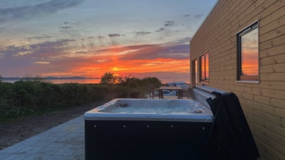 Premium Limfjord Cabin with outdoor spa