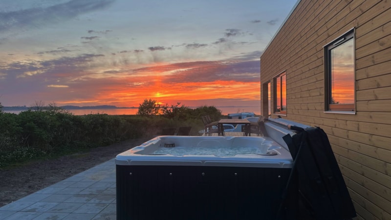 Premium Limfjordhut met buitenjacuzzi