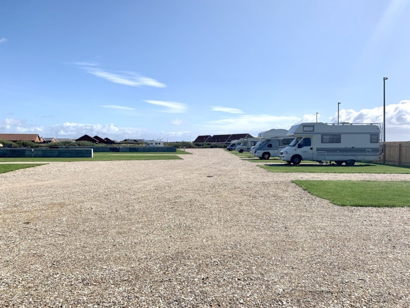 Autocampere ausserhalb des Schranke – Electricität nicht möglich.