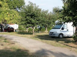 Camping DU LAC - image n°7 - Roulottes