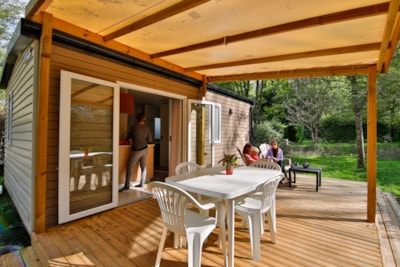 Mobile-home Confort 23m² (2 bedrooms) + TV + sheltered terrace