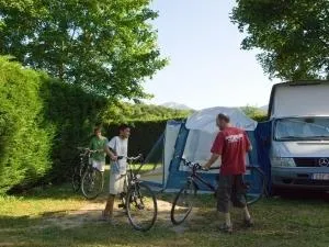 Kampeerplaats(en) - Pakket: Standplaats + 1 Voertuig + Tent Of Caravan + Elektriciteit - Camping Le Pré Cathare
