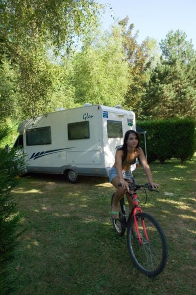 Package: Pitch + car + tent or caravan + electricity