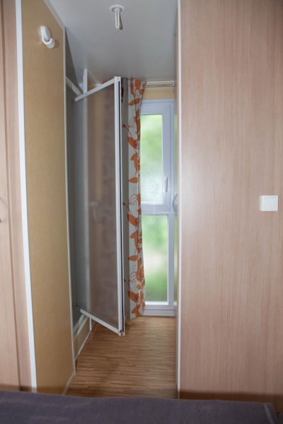 Mobile home-2 bedrooms 2 bathrooms