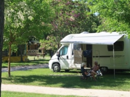 Kampeerplaats(en) - Pakket Standplaats + Auto - Camping Le Petit Pyrénéen