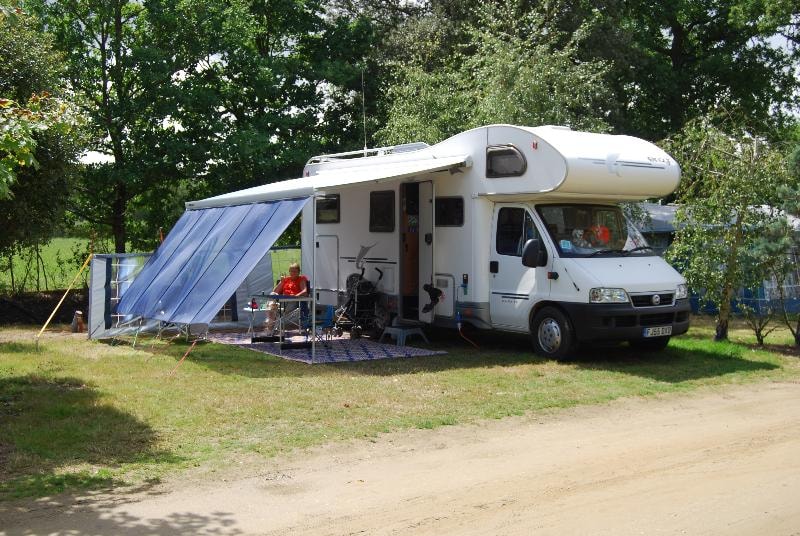 Stellplatz "ECO": Wohnwagen oder Wohnmobil 2 Pers. + 1 Auto + Strom 10A