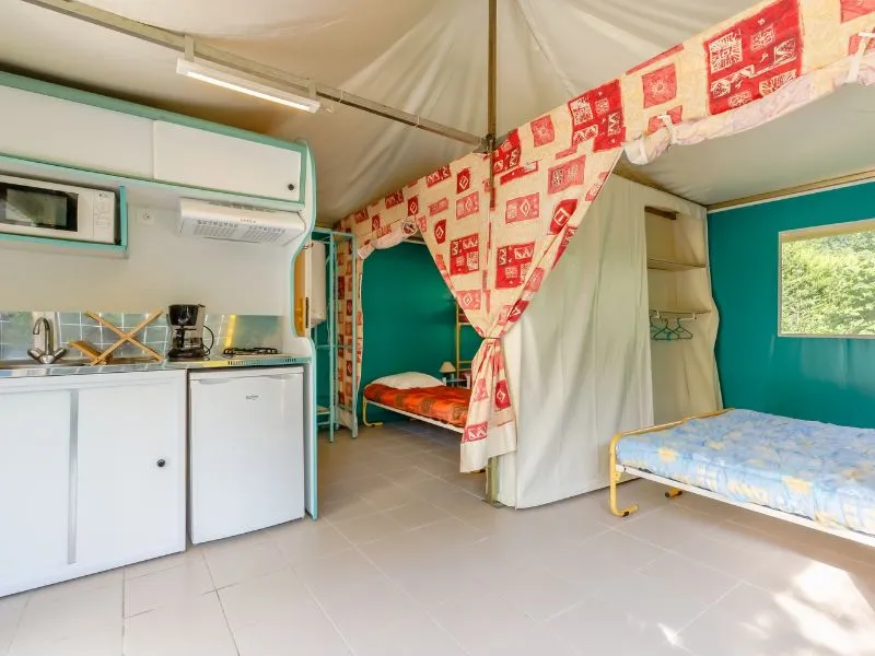 Bungalow Pagan Avec Sanitaires (4 Adultes + 1 Enfant -8 Ans)