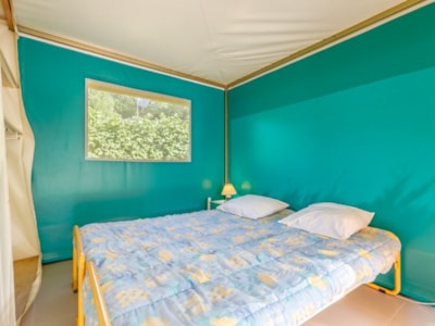 Pagan tent with private facilities (4 Adults + 1 Child < 8 year old) — 8